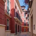 Apartman Lirio De With A Pool In The Old Town *