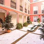 Apartman Lirio De With A Pool In The Old Town Sevilla